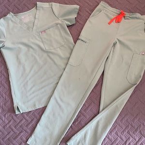 FIGS XS Jade Yola Skinny Pants & XS Jade Catarina top (set)